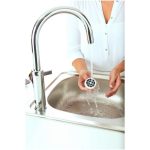 MyLAICA rozsdamentes matt zöldre festett fast disk rendszerű vízszűrő kulacs pánttal- 0,55 literes