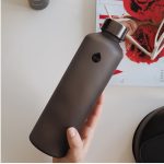 EQUA Mismatch Ash üvegkulacs - 750 ml